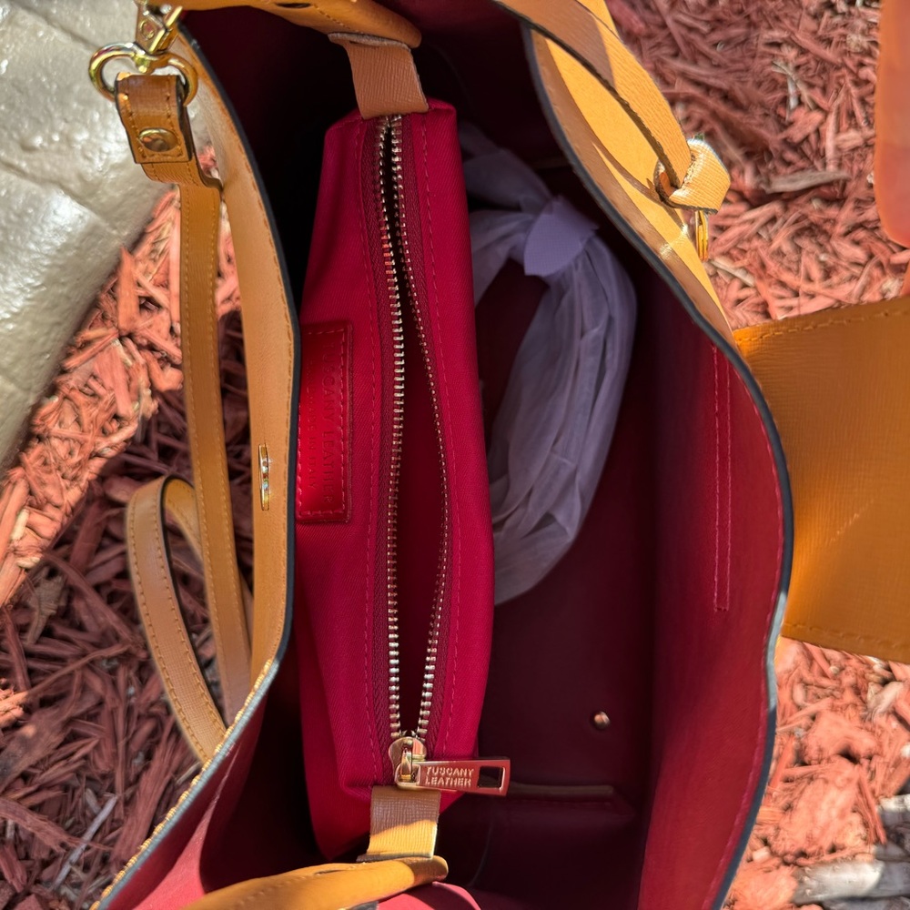 Chic Tan Shoulder Bag - Picture 2 of 6